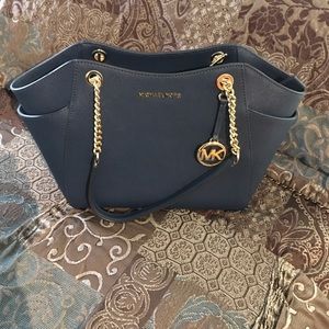 Michael Kors Jet Set Medium Bag